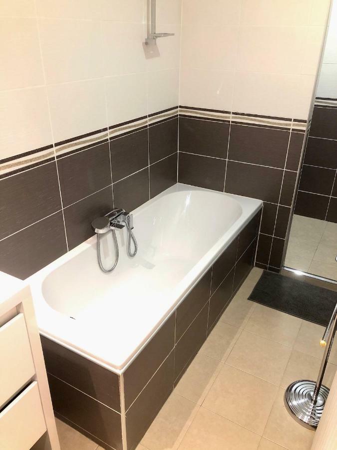 Gite 100M2, Jardin Prive, 3 Chambres A Mondelange Exteriör bild